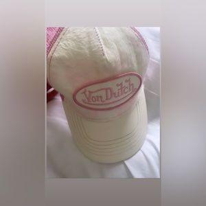 Von Dutch hat